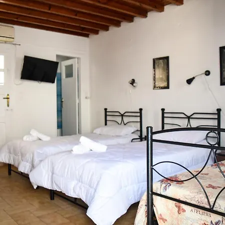 Xeni's At Mykonos Center